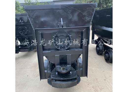 翻斗式礦車(chē)